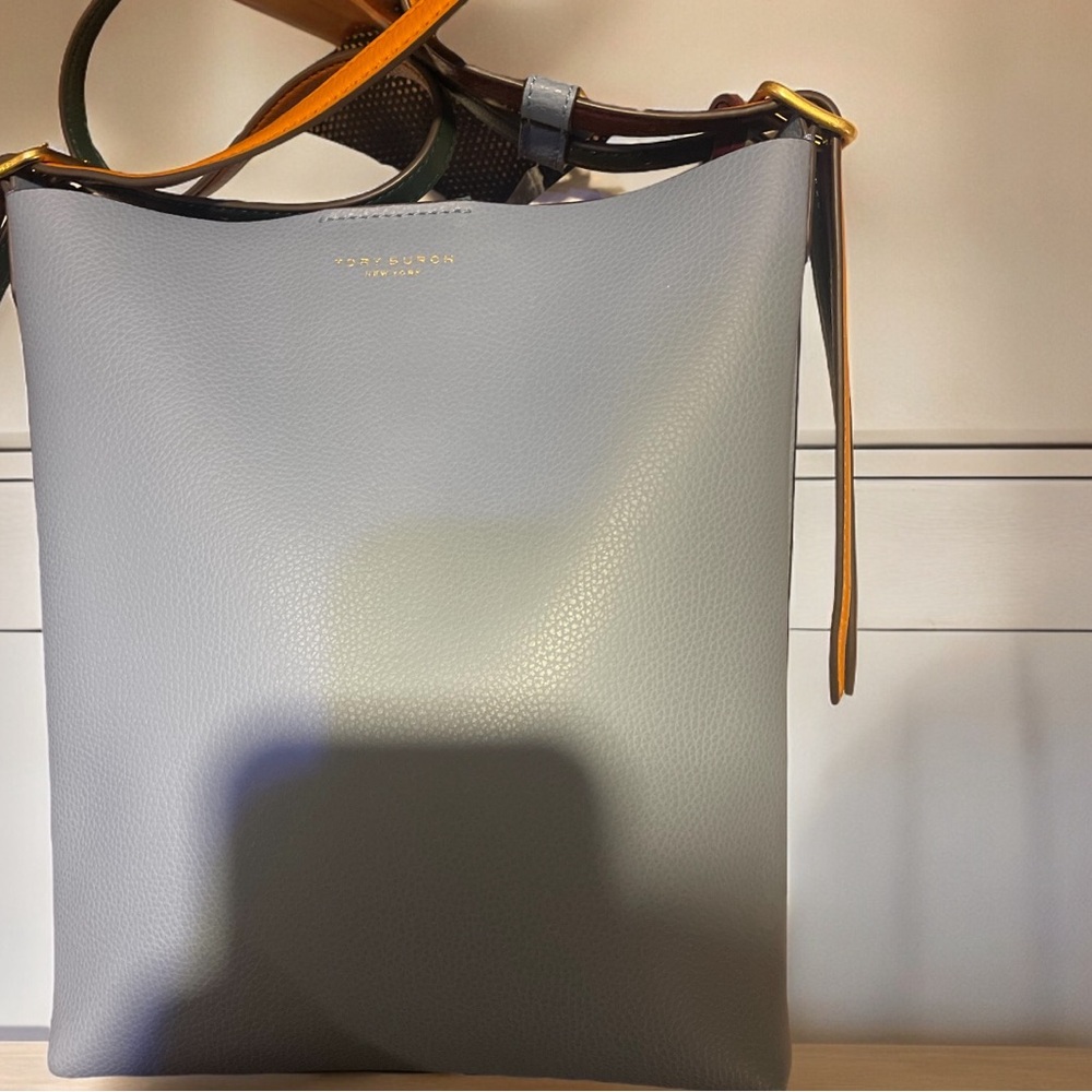 Tory Burch Perry Bucket Bag Blue Yonder - Picture 6 of 11